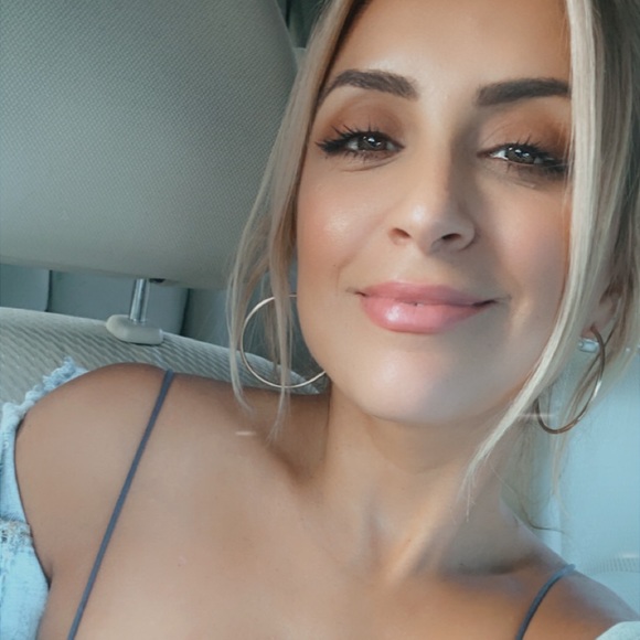 Meet your Posher, Stacy - Picture 1 of 1